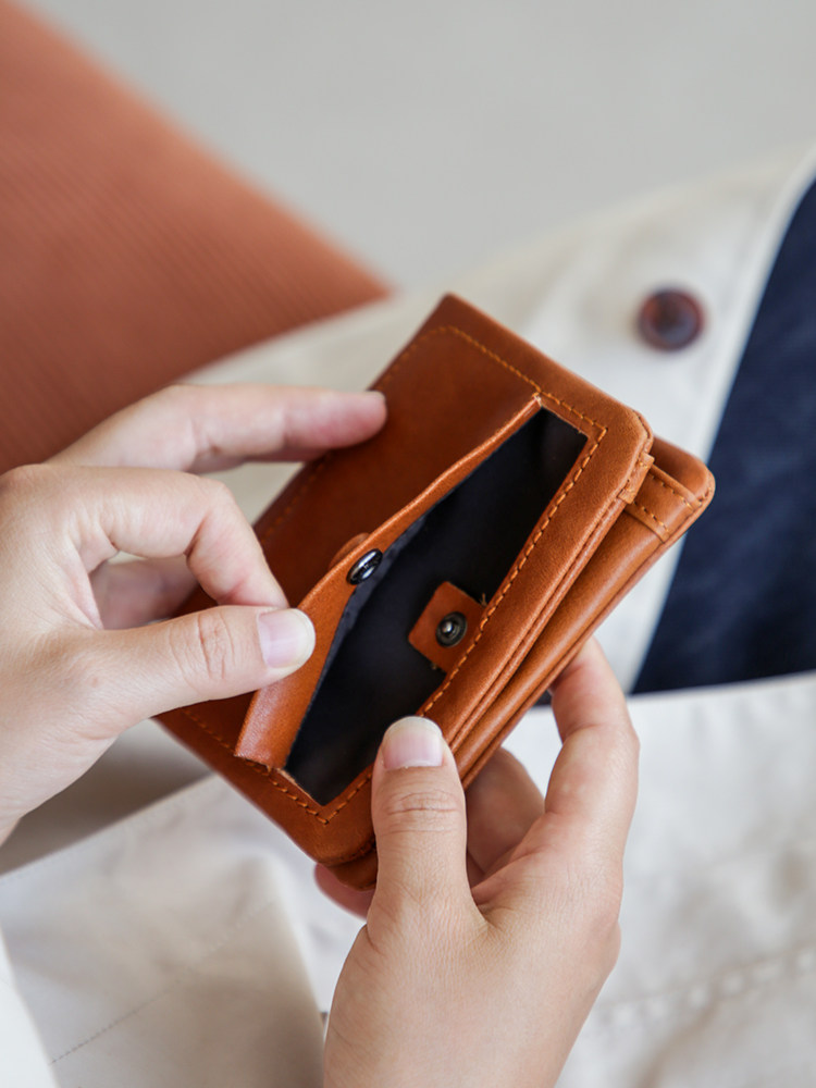 DEEPKEE 植鞣頭層牛皮短款錢包1391 號