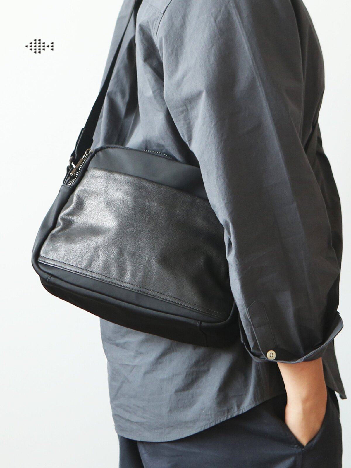 DEEPKEE尼龍配皮男式斜背包LB667號