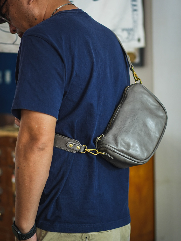 DEEPKEE全皮手作斜背包D70223號