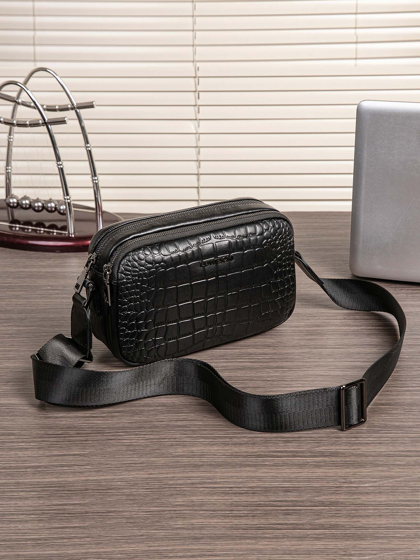 DEEPKEE男士高級感小斜背包K3943號