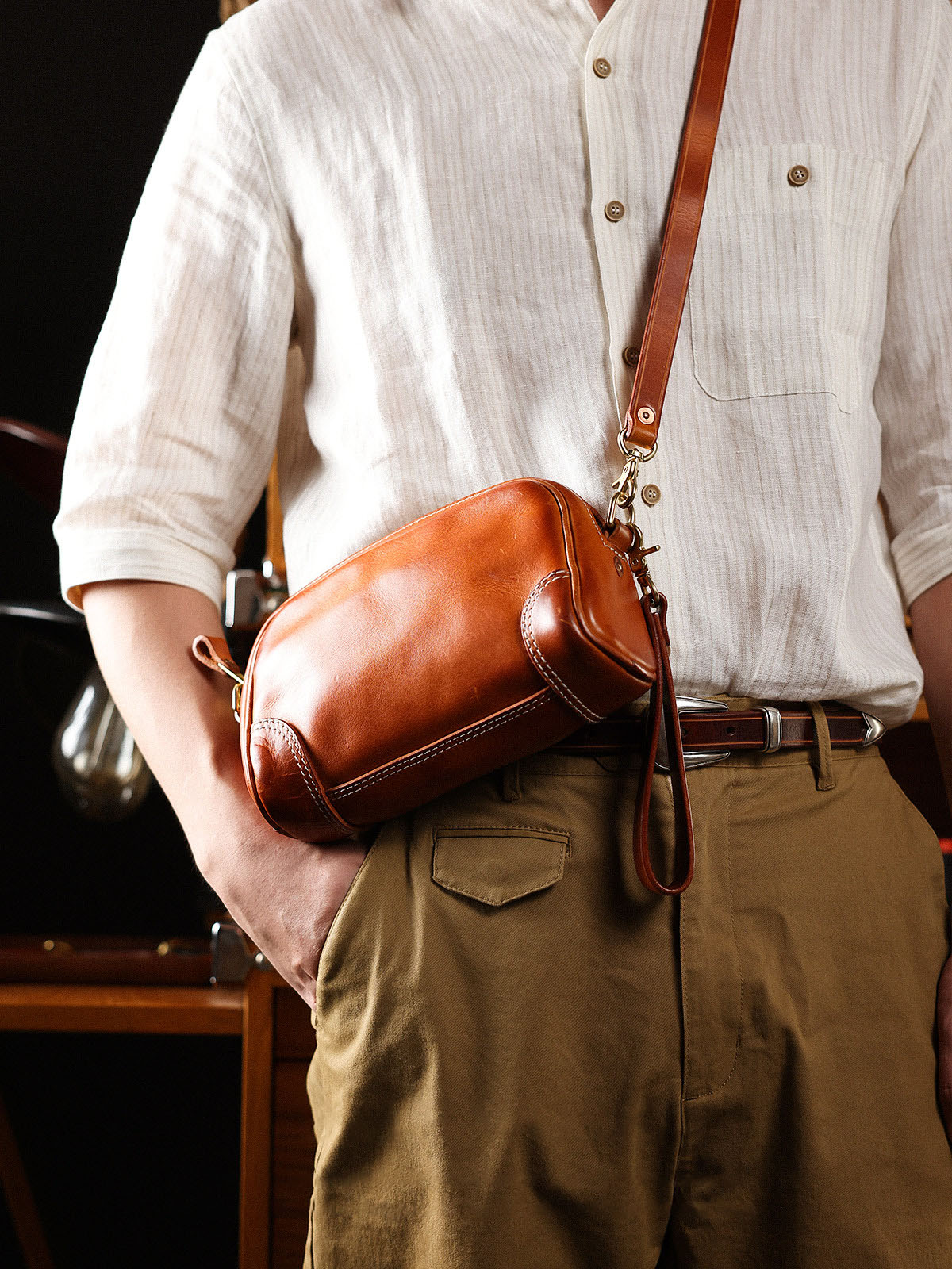 DEEPKEE水洗头層牛皮斜背包手拿包KB-1919號