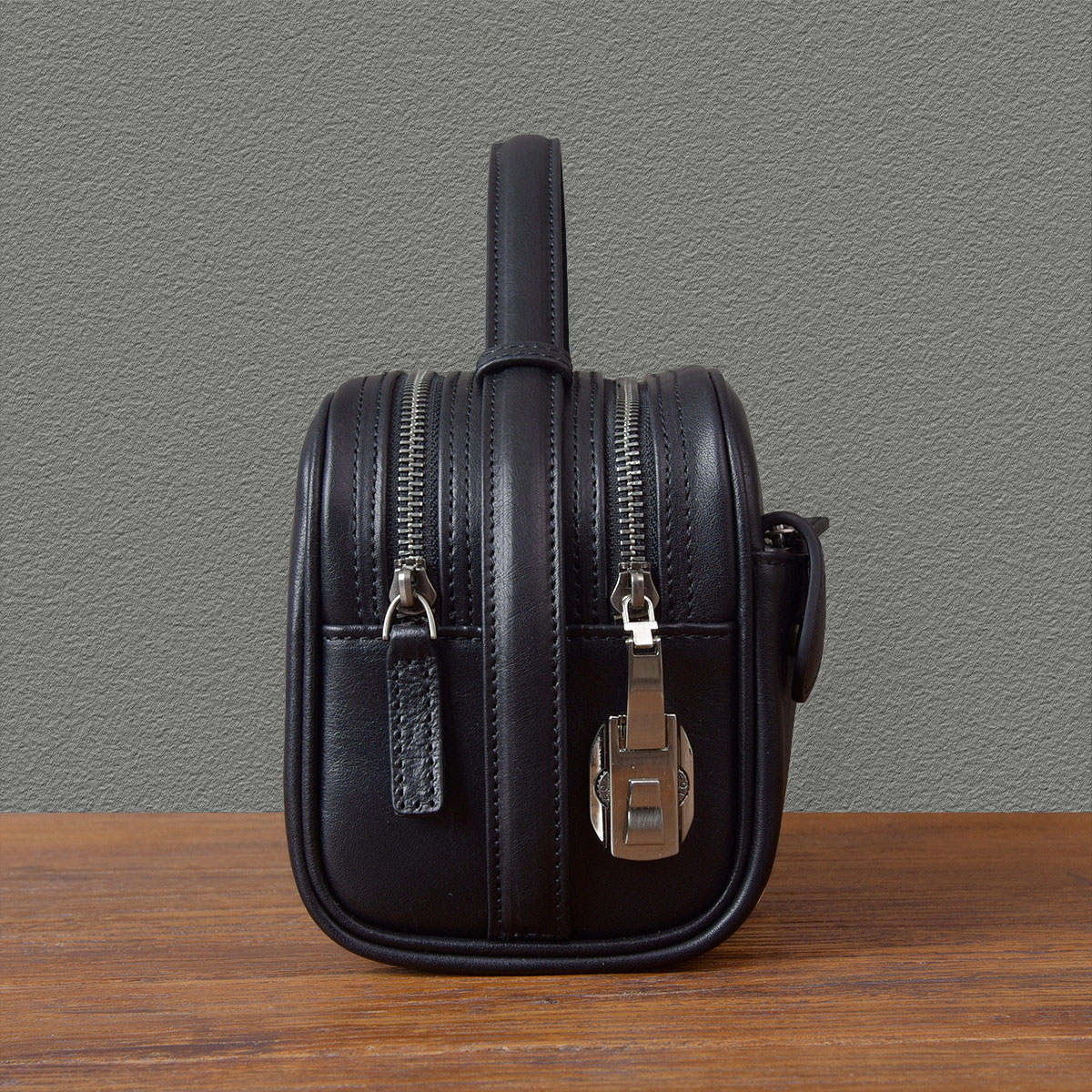 真皮多隔層帶鎖手拎包2405