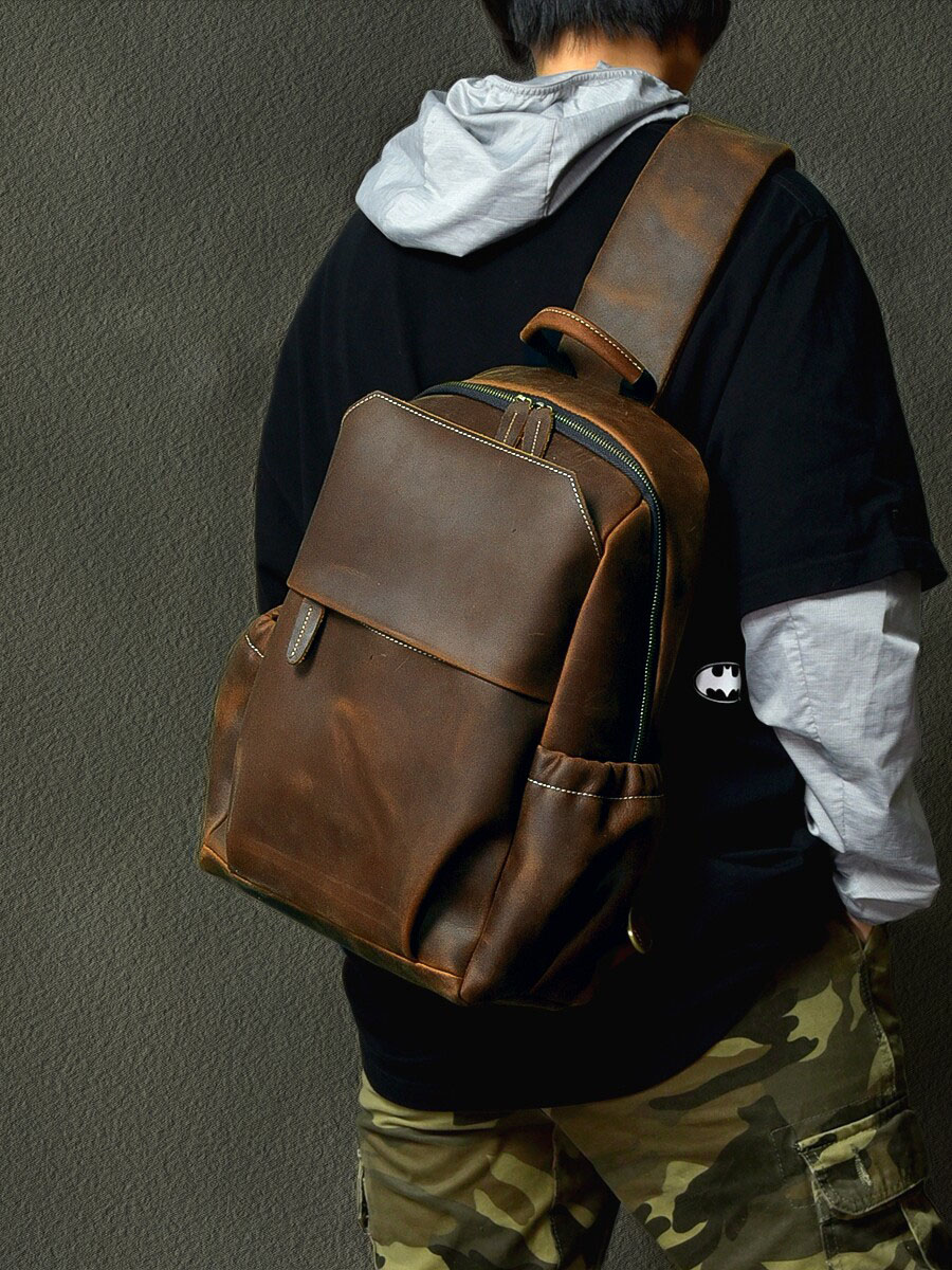 復古瘋馬皮斜背包大胸包2407號