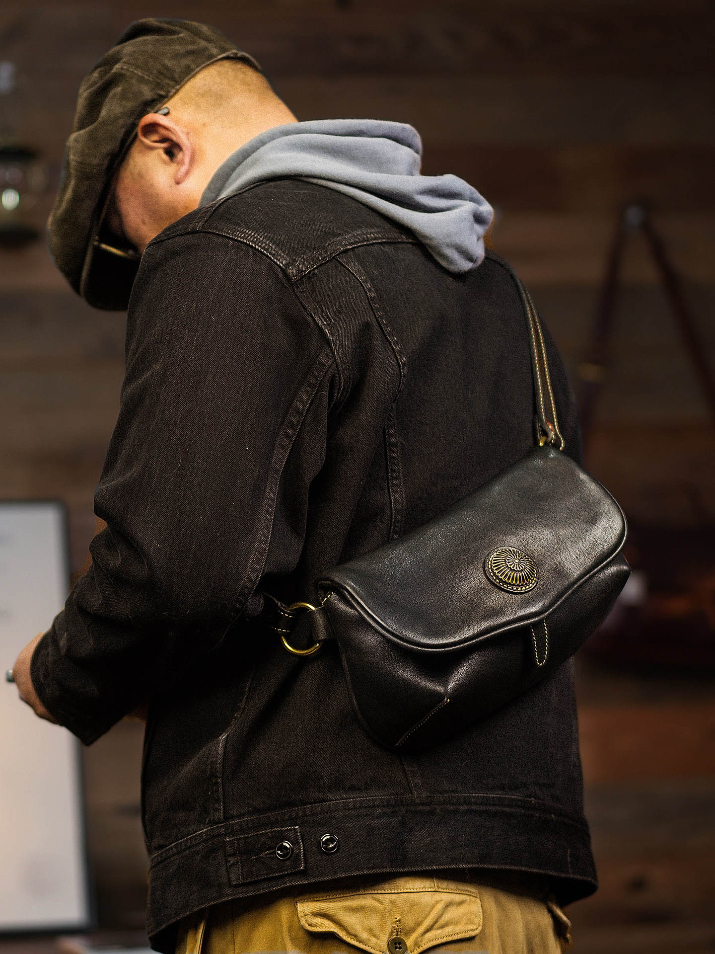 日韓休閒風真皮氣質斜背包LB8338號