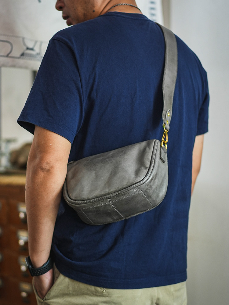 DEEPKEE全皮手作斜背包D70223號