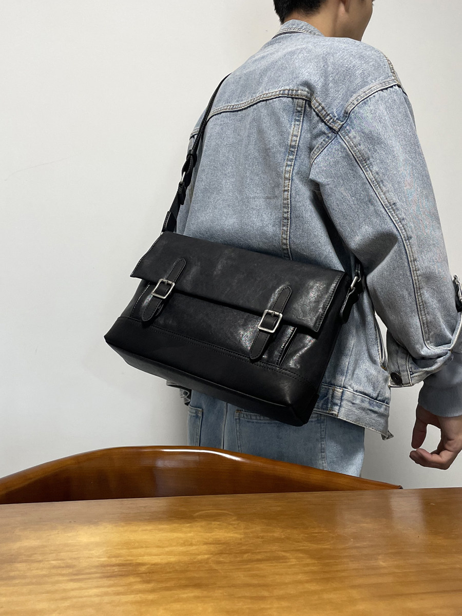 DEEPKEE 高級感植鞣皮男士通勤斜挎包 頭層牛皮復古郵差包 8619 號