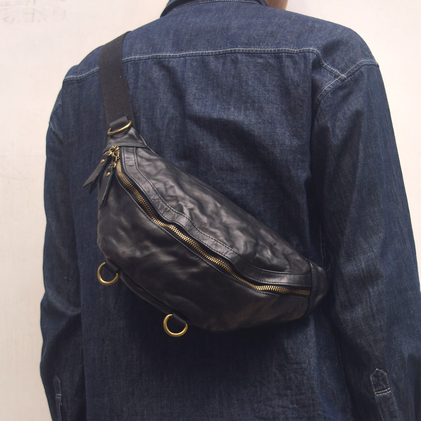 真皮復古休閒男士胸包2082