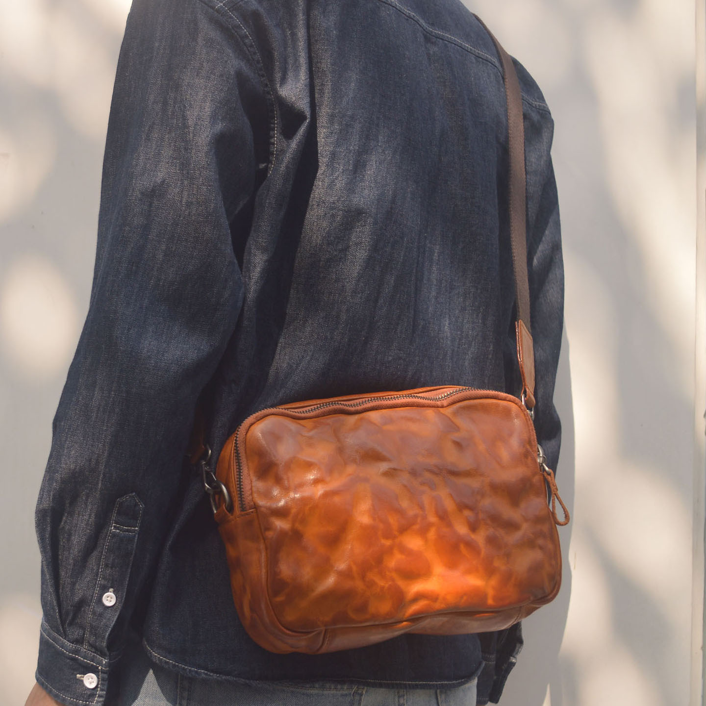 新款皺褶水洗擦色單肩斜背包2081號