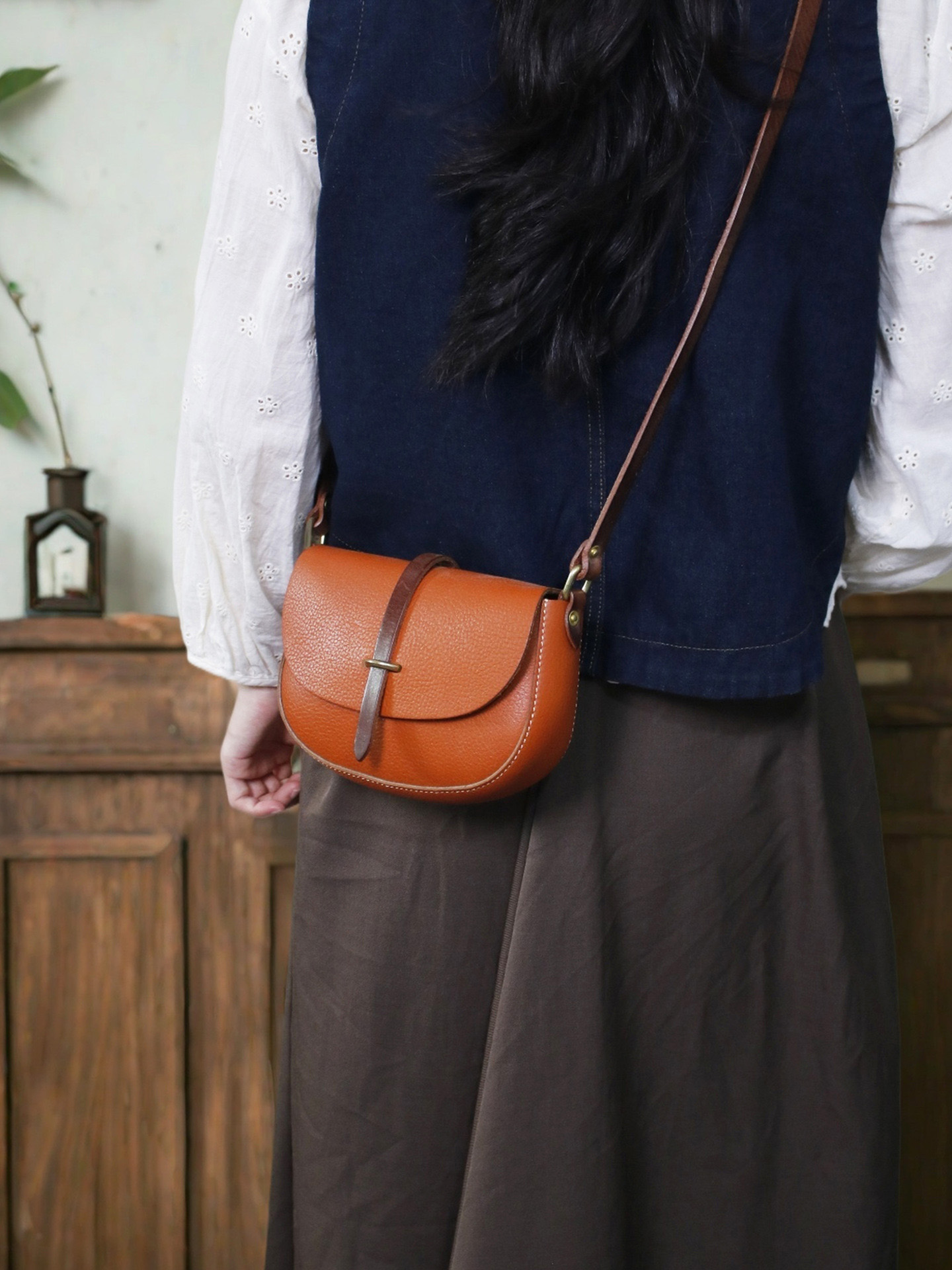 時尚質感鎖扣單肩斜挎女包6727號