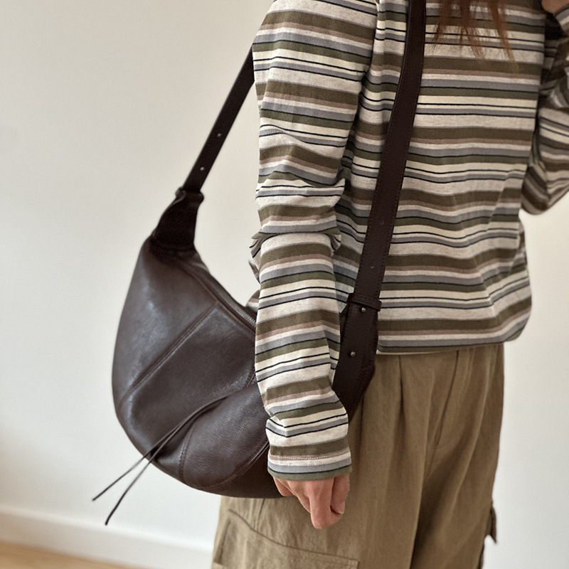 DEEPKEE 純色本革ムーン單肩軟皮女包25013 號