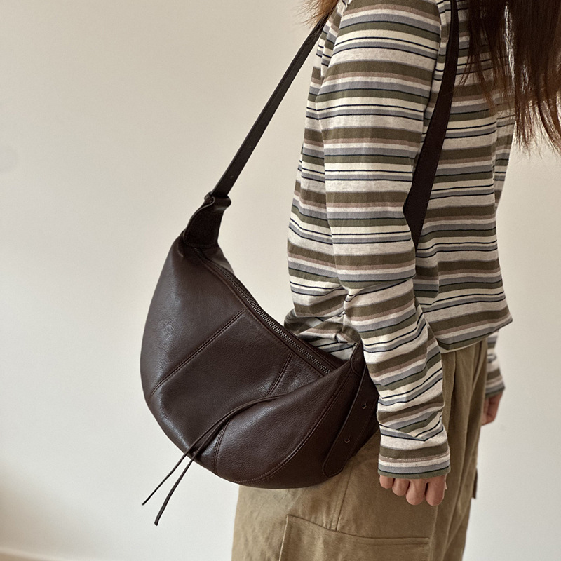 DEEPKEE 純色本革ムーン單肩軟皮女包25013 號