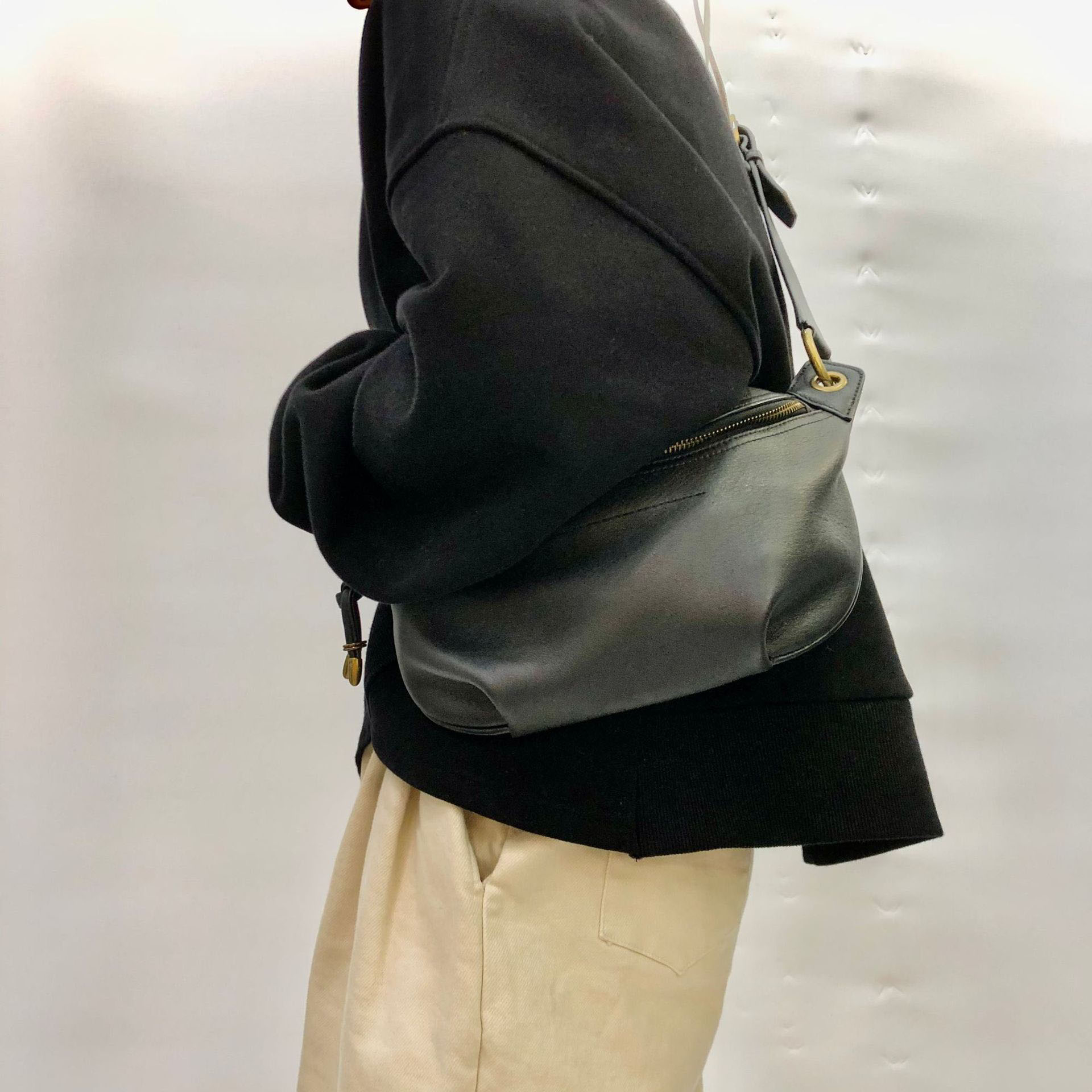 DEEPKEE 頭層牛皮手工胸包3276號