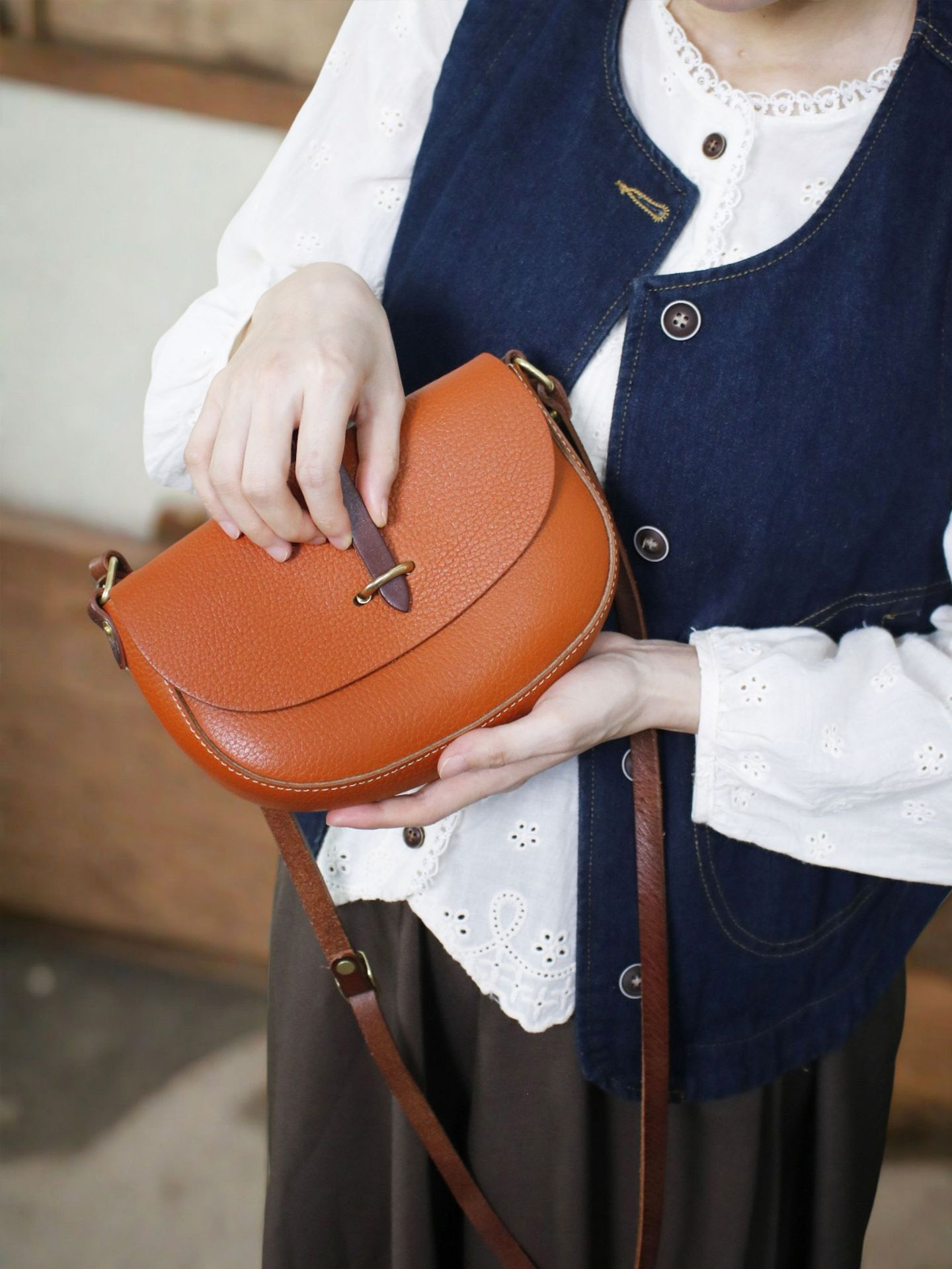 時尚質感鎖扣單肩斜挎女包6727號