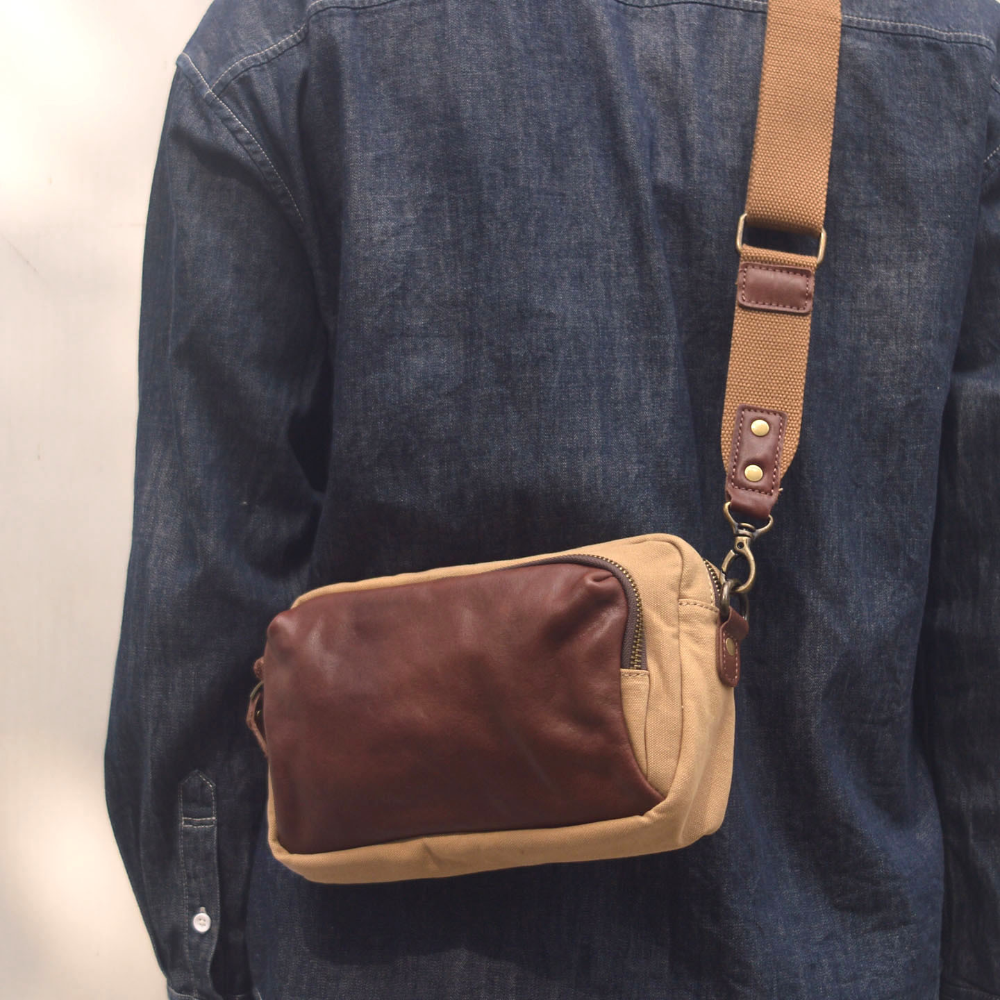 日系復古帆布拼接頭層牛皮通勤包8200號