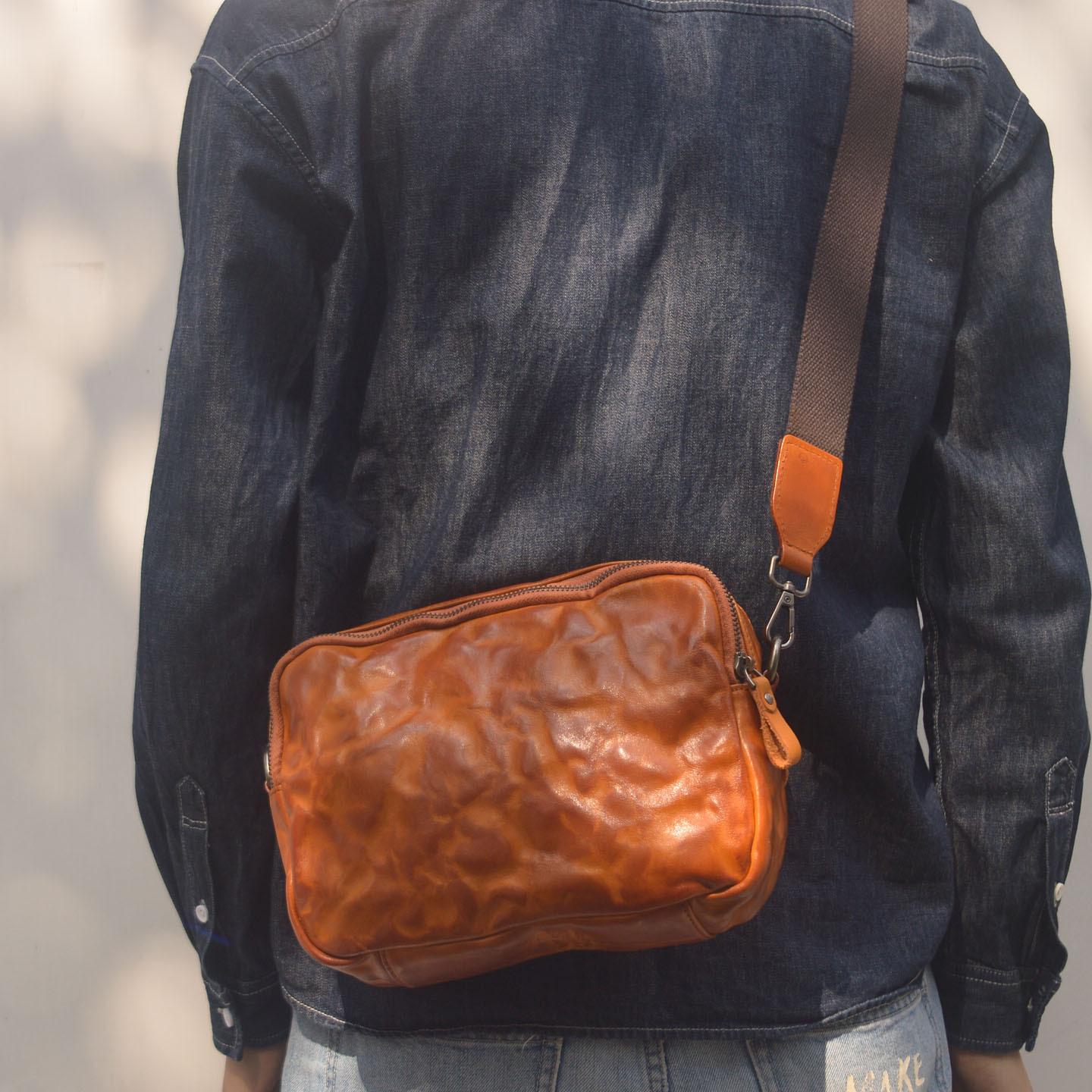 新款皺褶水洗擦色單肩斜背包2081號