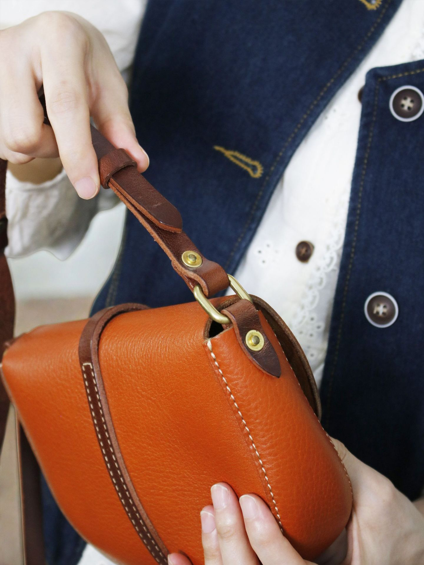 時尚質感鎖扣單肩斜挎女包6727號