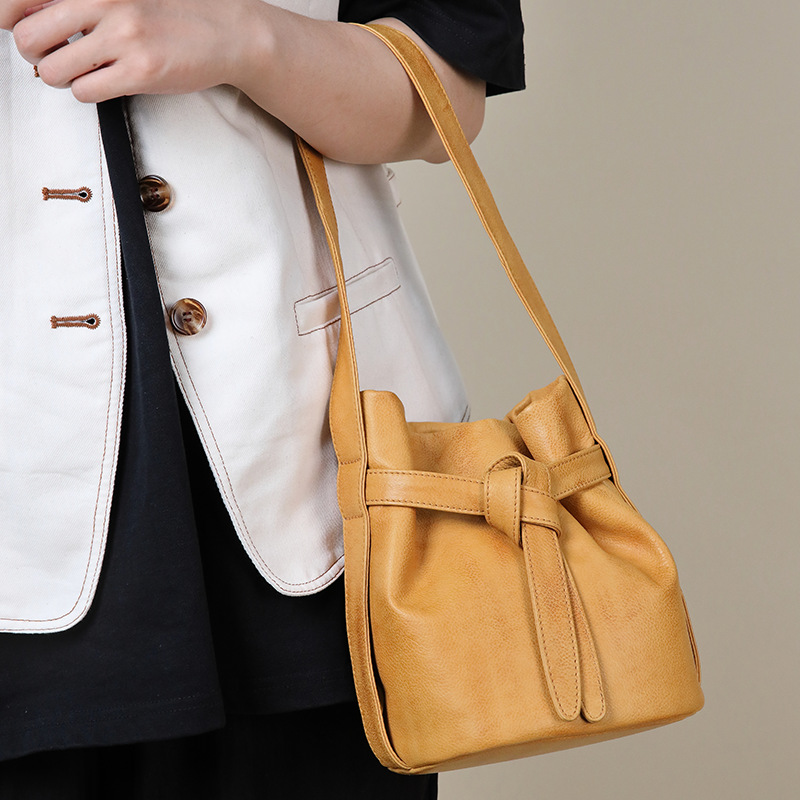 DEEPKEE 手工真皮バッグ水桶包 18694C1 號