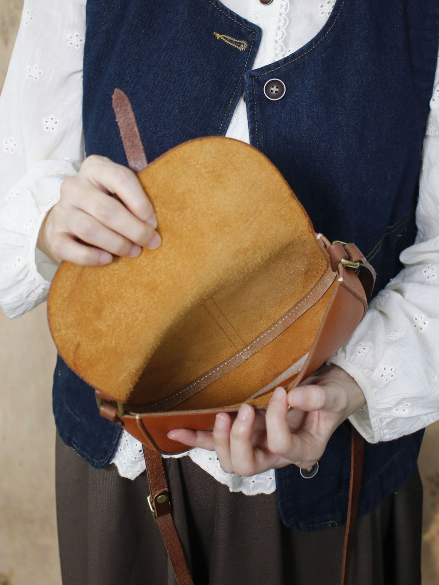 時尚質感鎖扣單肩斜挎女包6727號