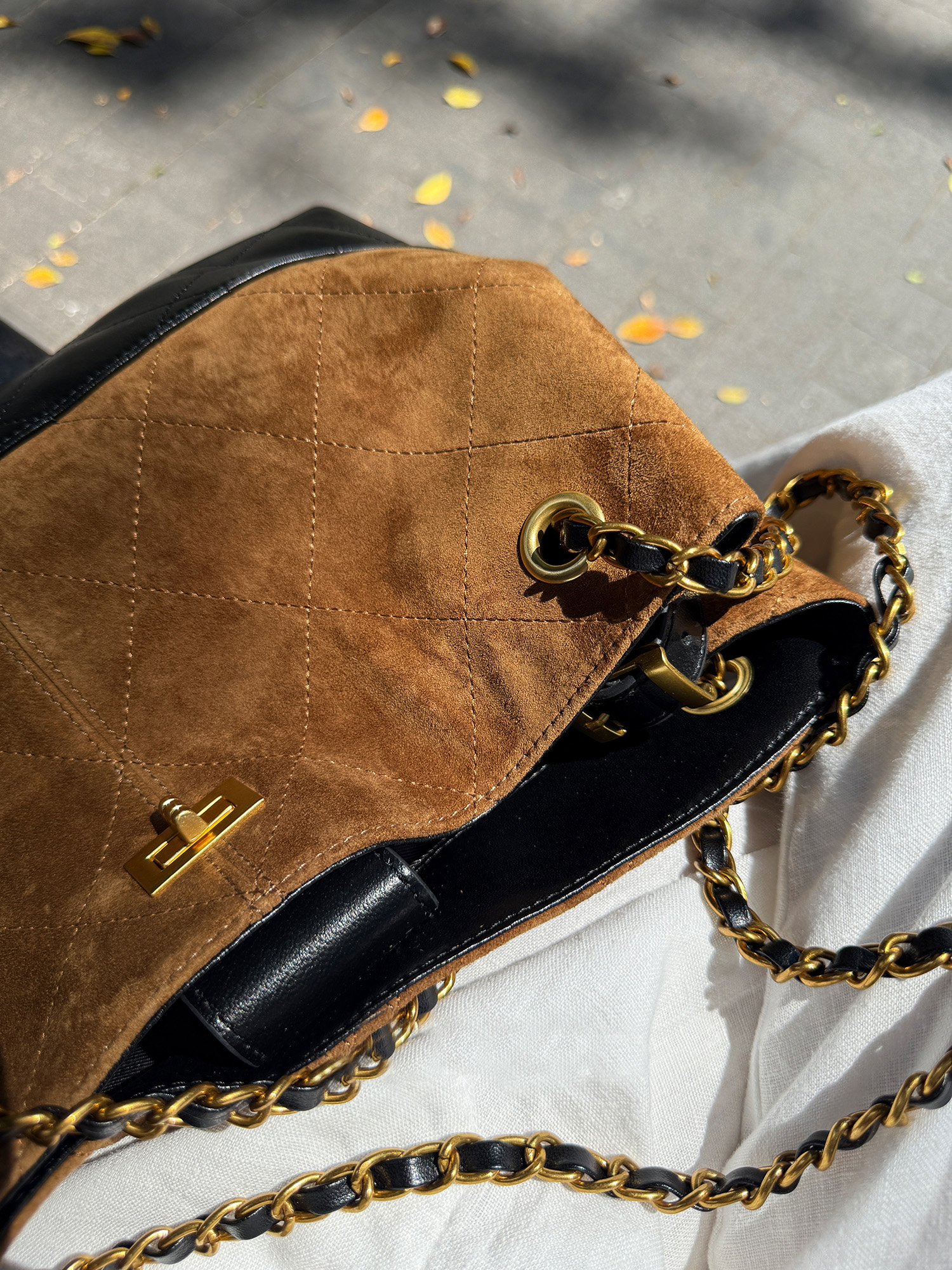 DEEPKEE 加工の牛革を使用 撞色腋下包 6275號