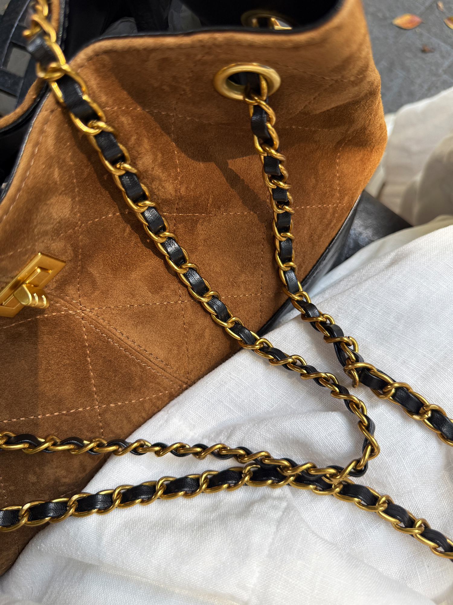 DEEPKEE 加工の牛革を使用 撞色腋下包 6275號