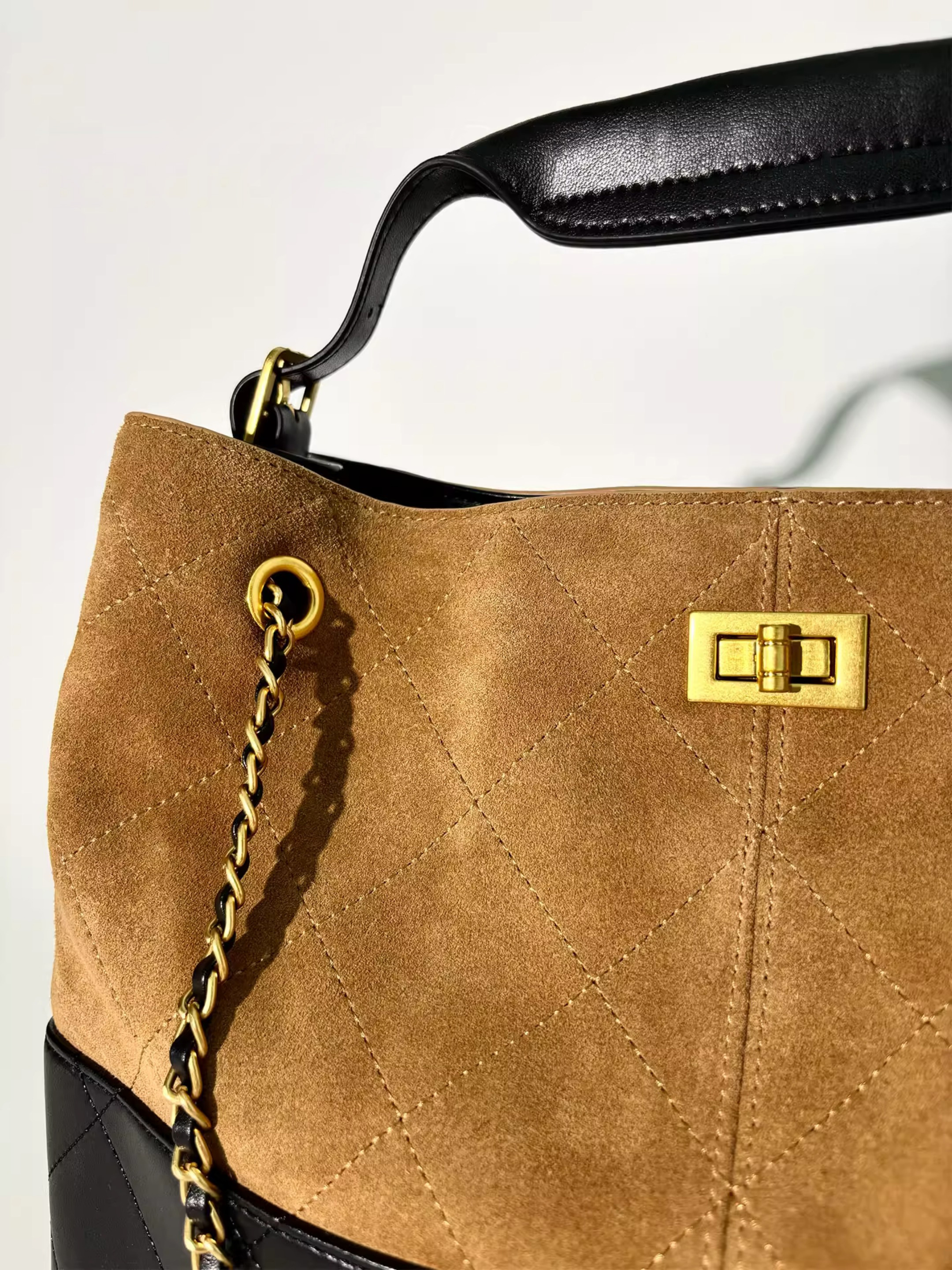 DEEPKEE 加工の牛革を使用 撞色腋下包 6275號