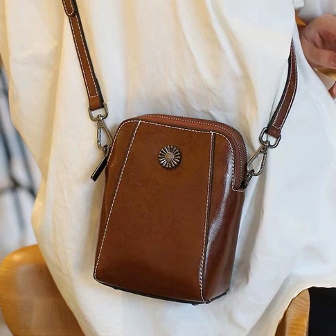 DEEPKEE-牛皮手機拉鍊小包 6881 號