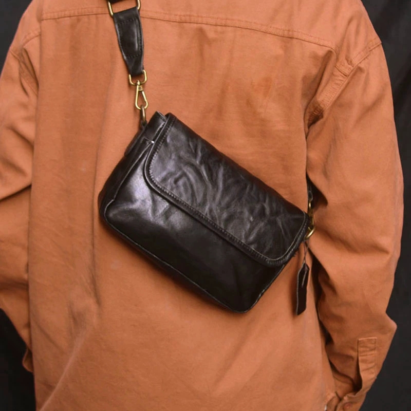 DEEPKEE 男士車縫線工藝拉鍊包蓋式斜挎包 75167 號