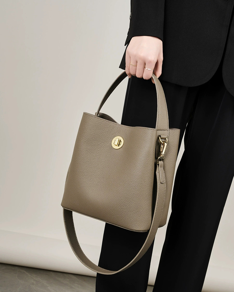 DEEPKEE 新款水桶包真皮女包大容量單肩斜挎手提包 2503 號