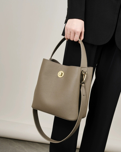 DEEPKEE 新款水桶包真皮女包大容量單肩斜挎手提包 2503 號