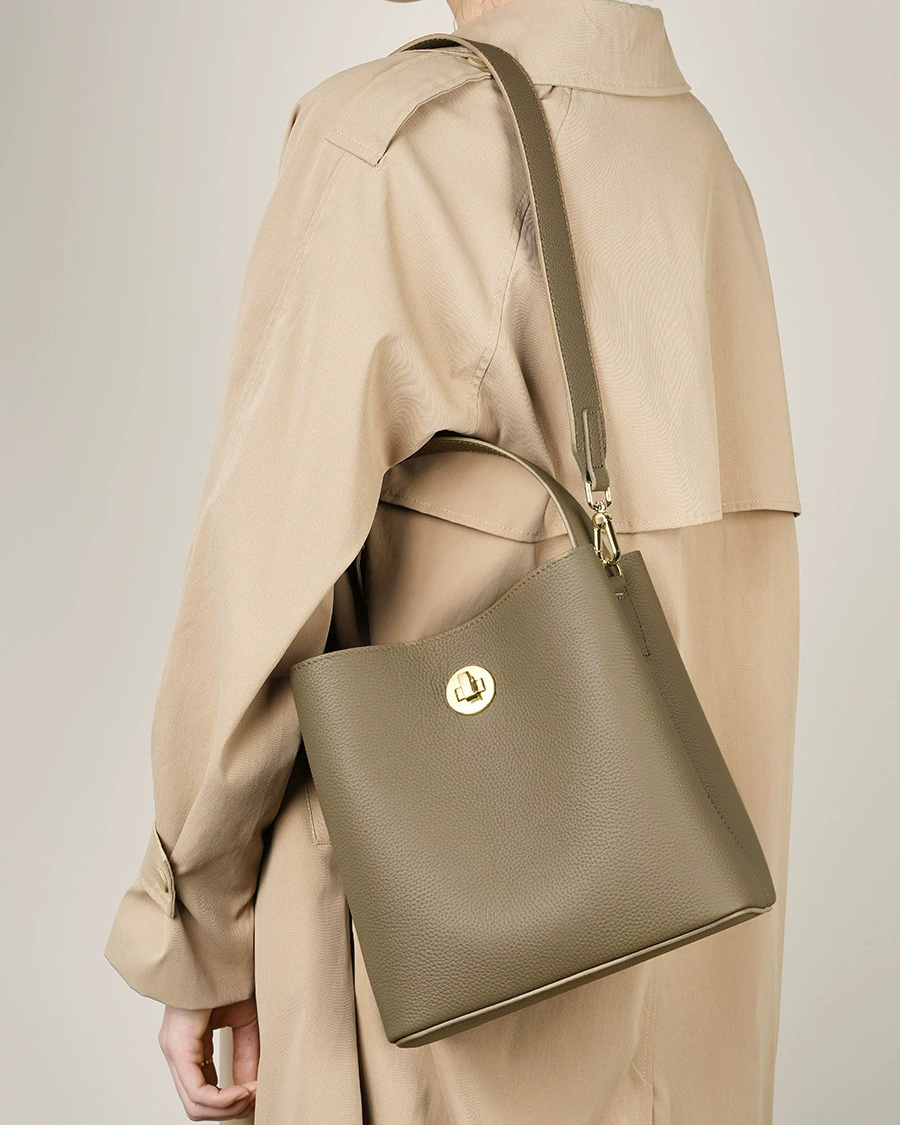 DEEPKEE 新款水桶包真皮女包大容量單肩斜挎手提包 2503 號