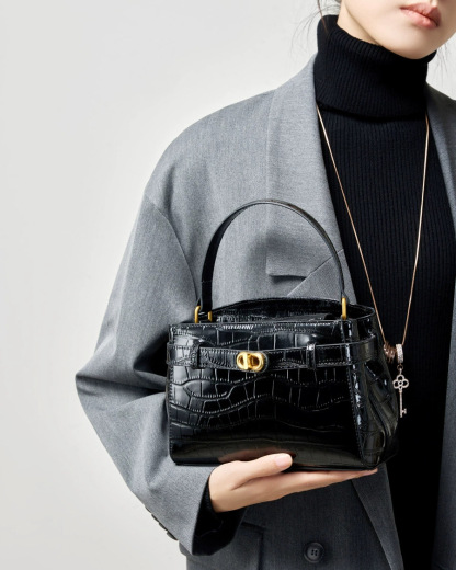 DEEPKEE 鱷魚紋鎖扣小方包真皮手提斜挎包 2897 號
