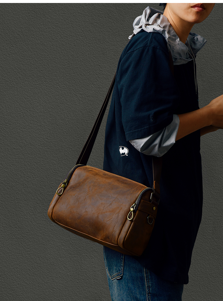 DEEPKEE 瘋馬皮男款枕頭包 質感牛皮 024 號