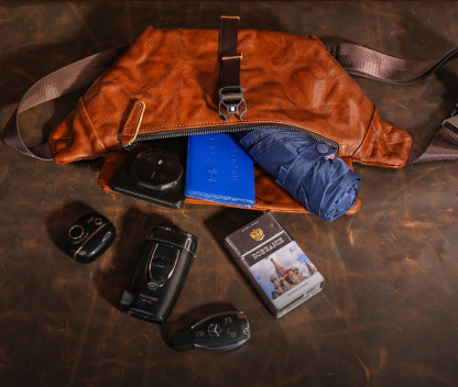 DEEPKEE 復古真皮胸包 手抓紋牛皮斜跨小背包 30297 號