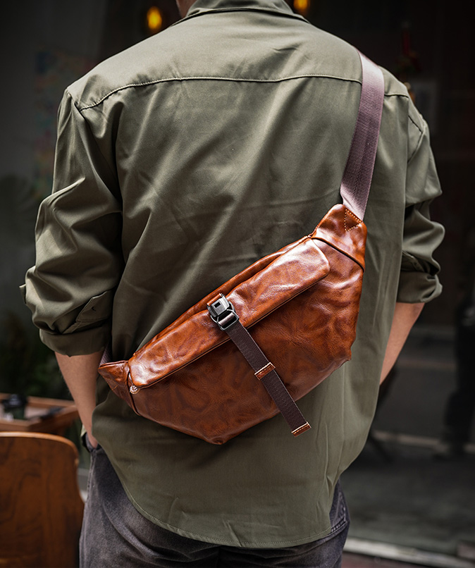 DEEPKEE 復古真皮胸包 手抓紋牛皮斜跨小背包 30297 號