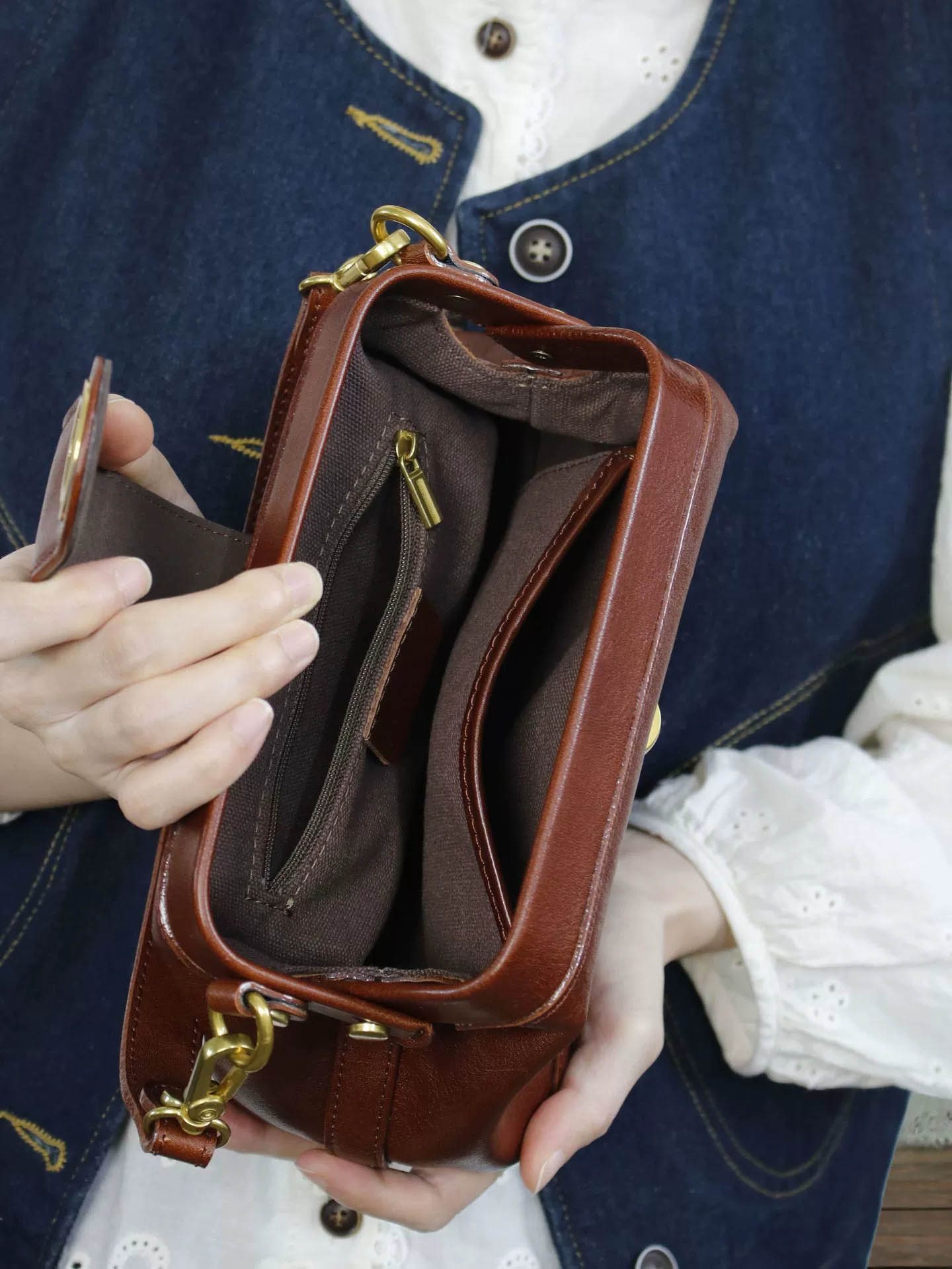 DEEPKEE 頭層牛皮新款百搭流行簡約休閒復古單肩斜挎包 1550 號