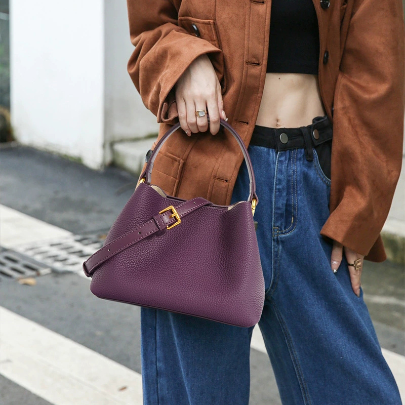 DEEPKEE 小眾設計高級感頭層牛皮水桶包 手提菜籃包 DA9575 號