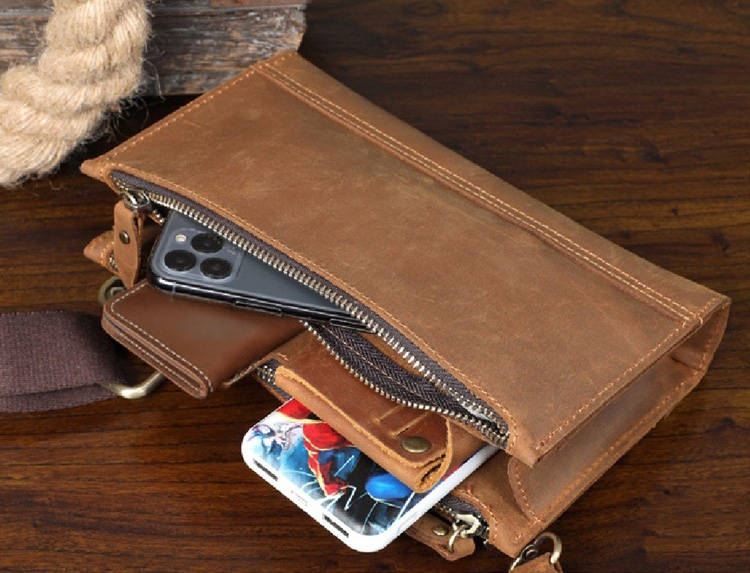 香港狄記皮具 狄記 原創真皮手工 ins郵差包 ins風格包包 頭層牛皮包包 皮革 原創手工真皮 皮件 頭層瘋馬牛皮三隔層薄款肩背小包 [LB1225] likehouse 喜番屋