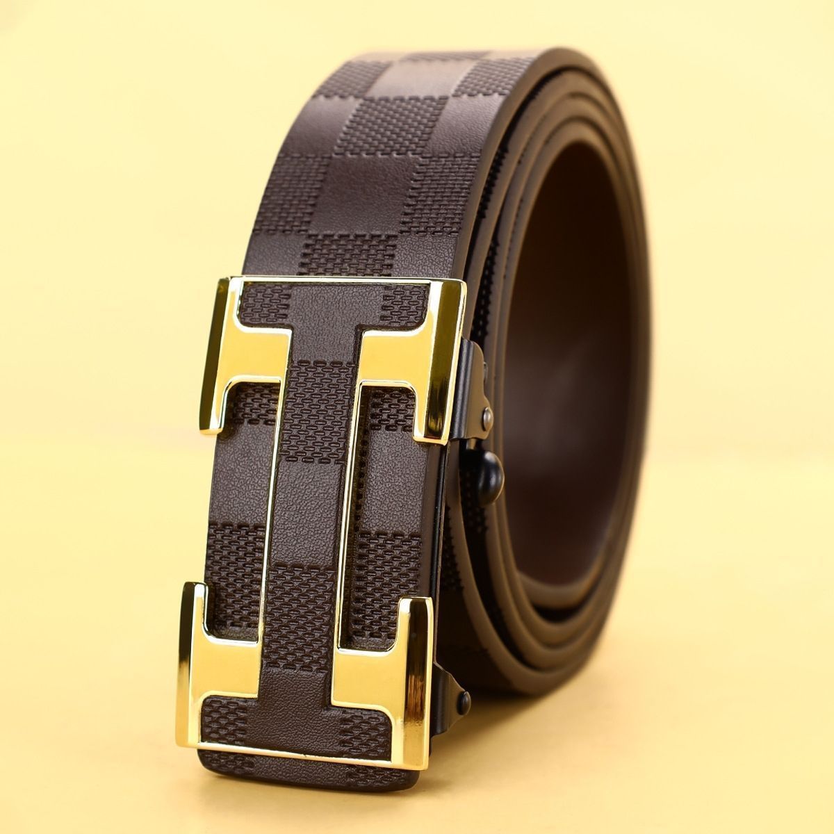 【埃德尼保羅皮帶】年銷5萬條，菁英衣櫥的「隱形權力杖」✨