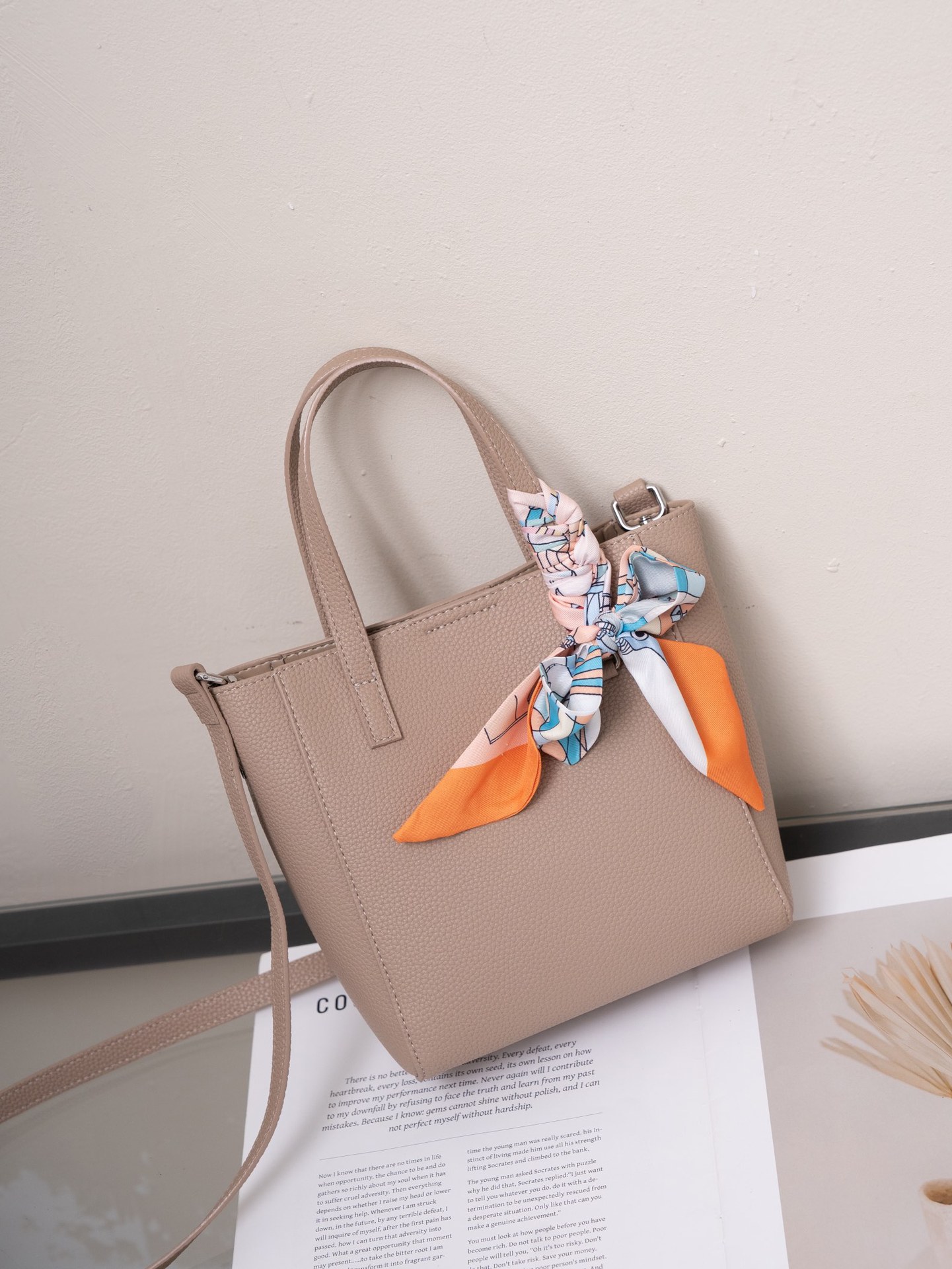 DEEPKEE 新款牛皮大容量おでか真皮包 W5081 號