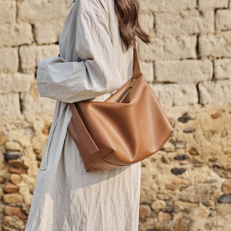 DEEPKEE-軟皮斜挎包A234號