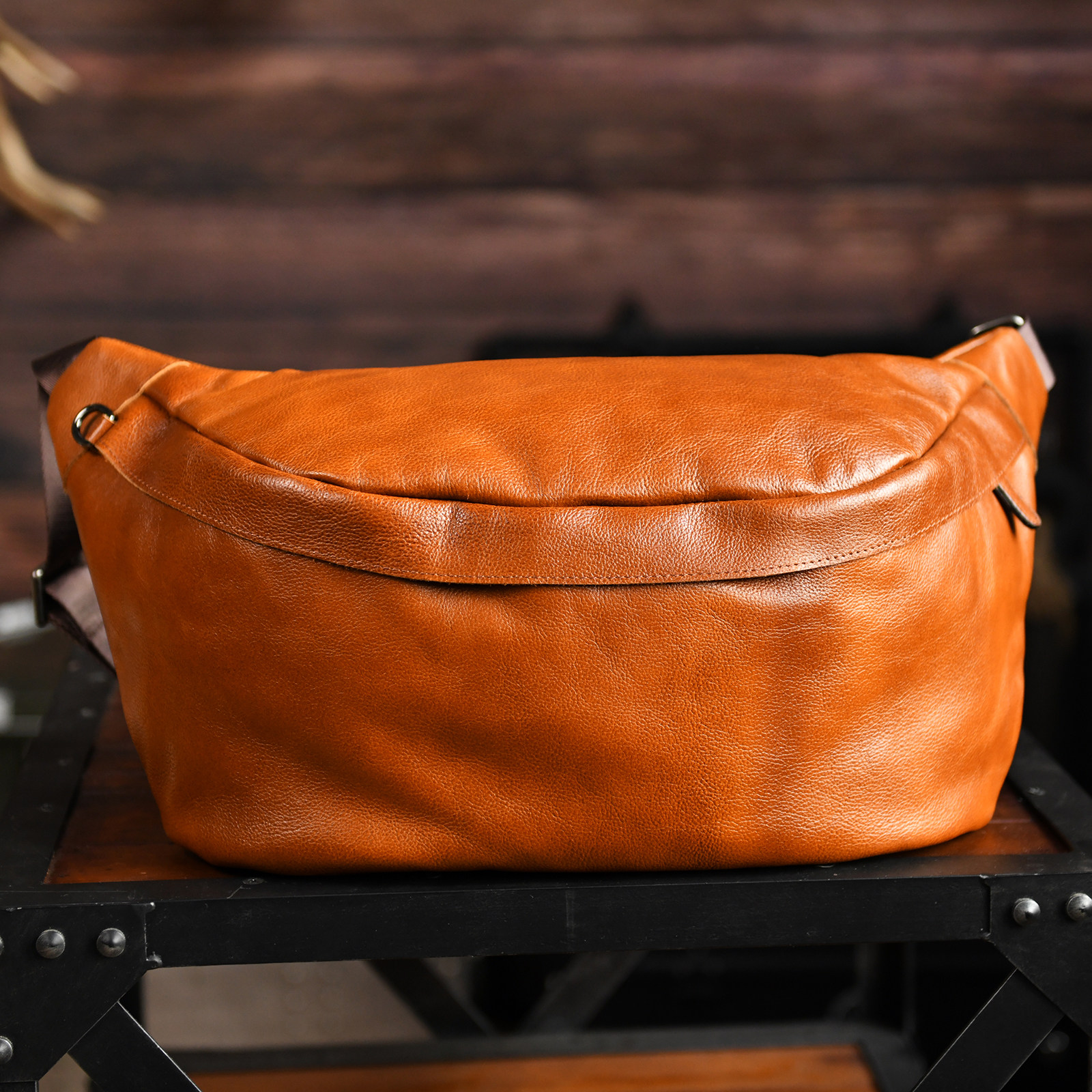 DEEPKEE真皮潮流時尚胸包0017號