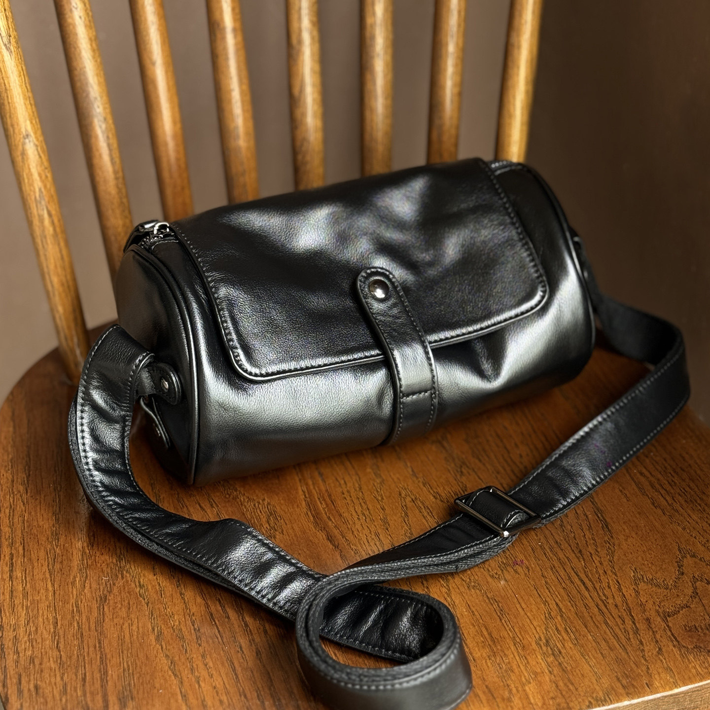 DEEPKEE男女通用新款軟皮圓桶包30042號