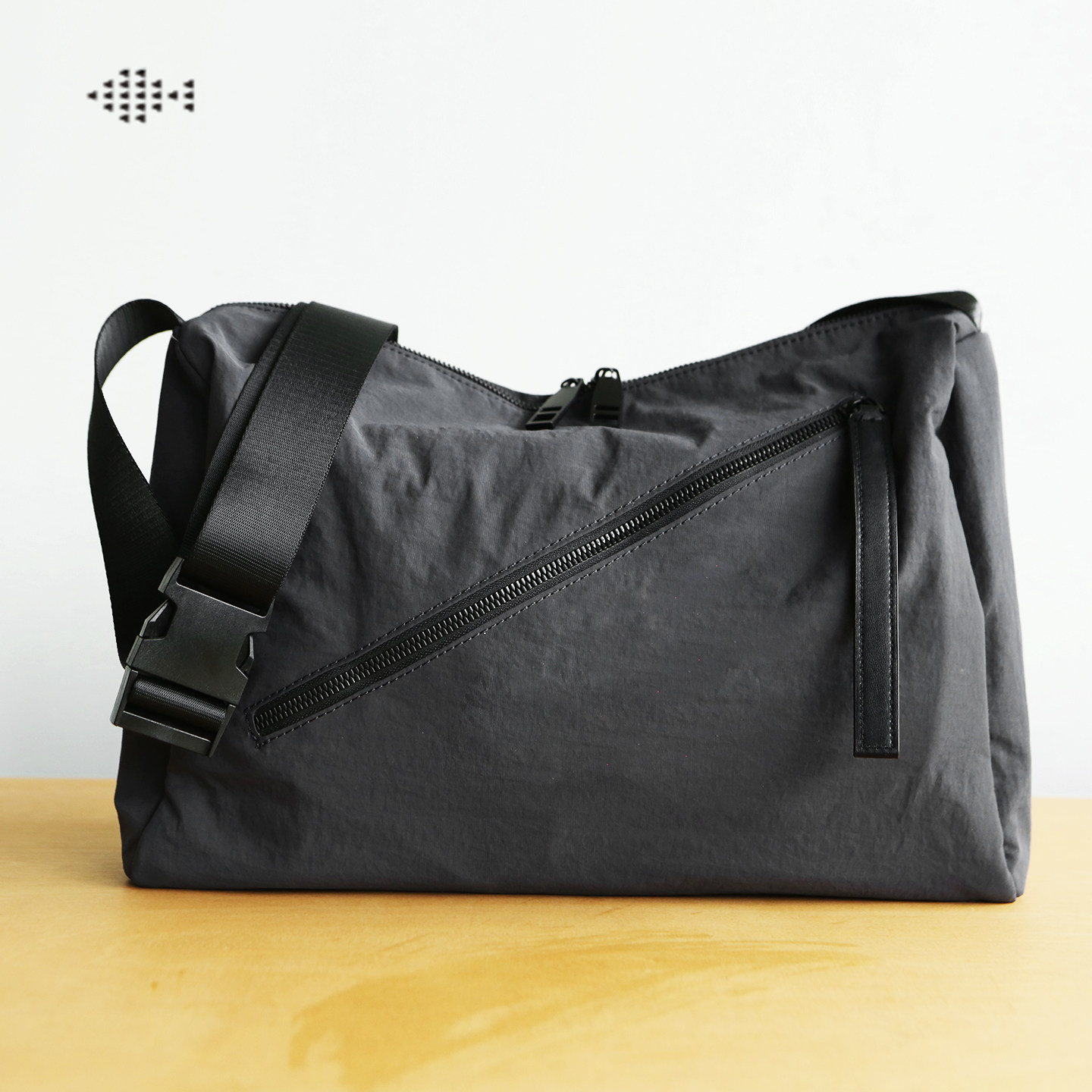 DEEPKEE簡潔戶外男包3924號