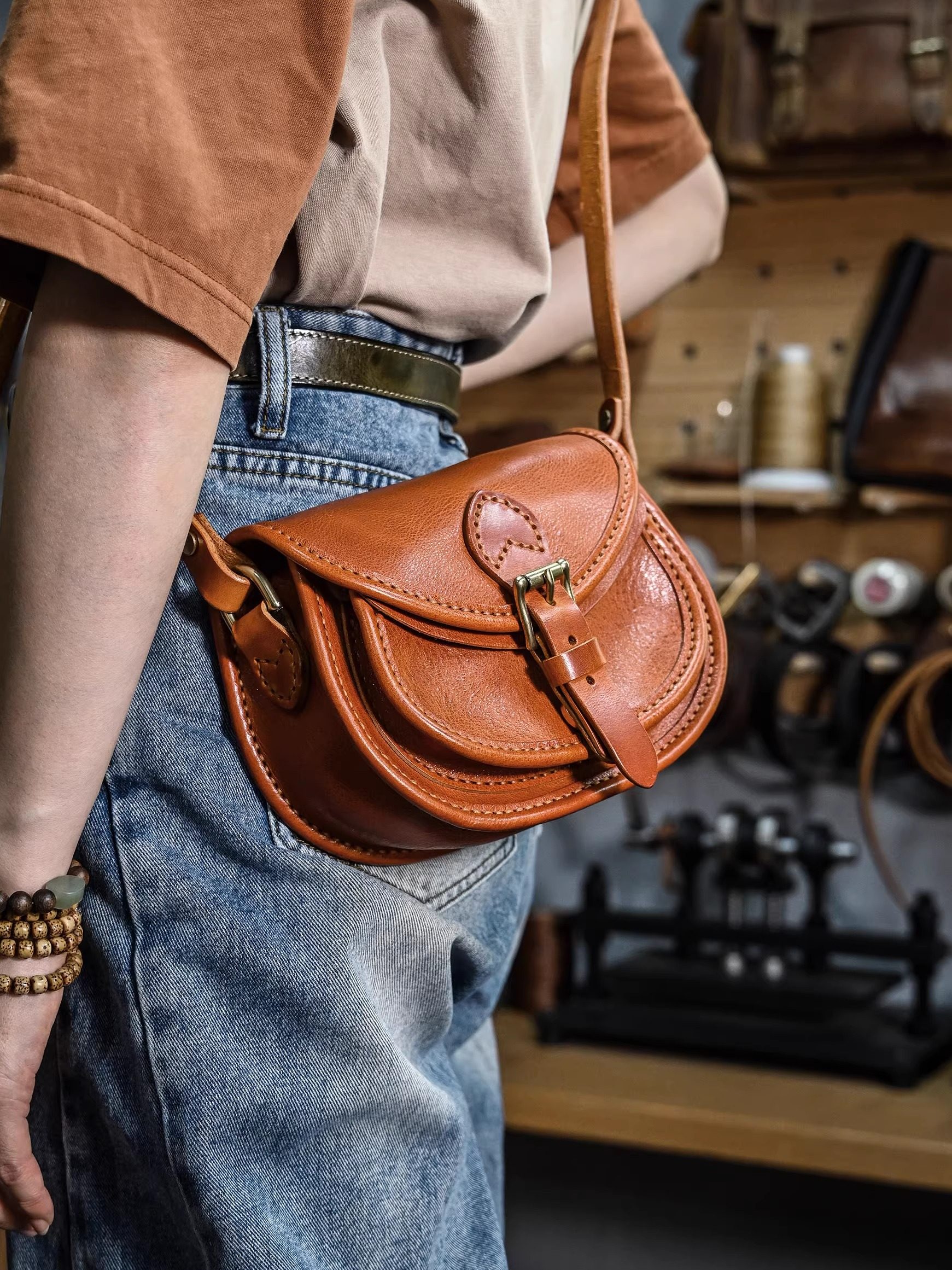 DEEPKEE 手工縫線牛皮馬鞍包 220 號 復古斜挎小包