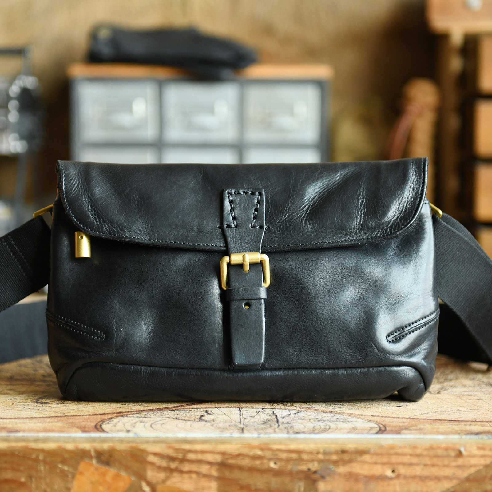 DEEPKEE新款休閒真皮質感斜挎包2819號