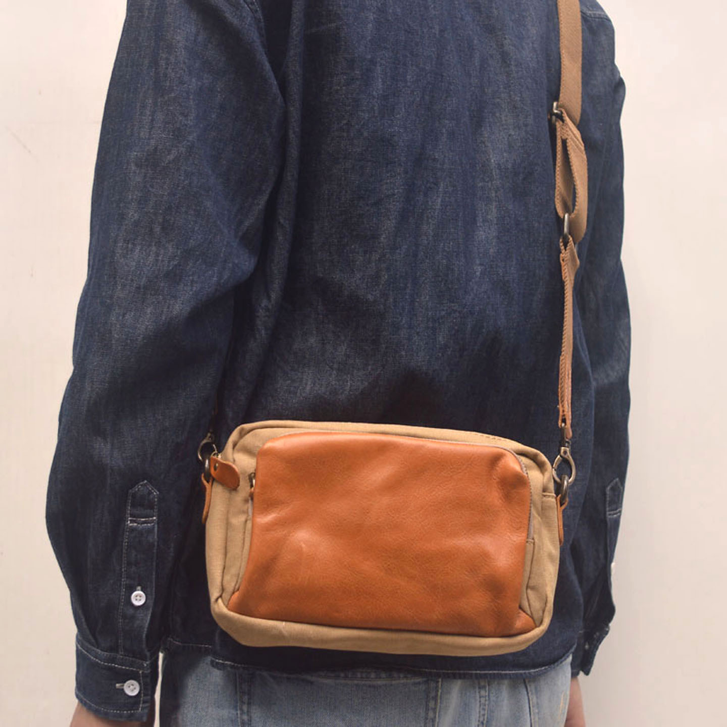 日系復古帆布拼接頭層牛皮通勤包8200號