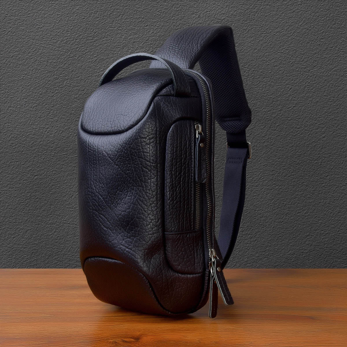 真皮牛頸紋單肩斜背機車包2402