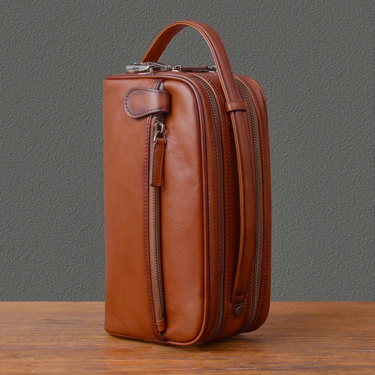 真皮多隔層帶鎖手拎包2405