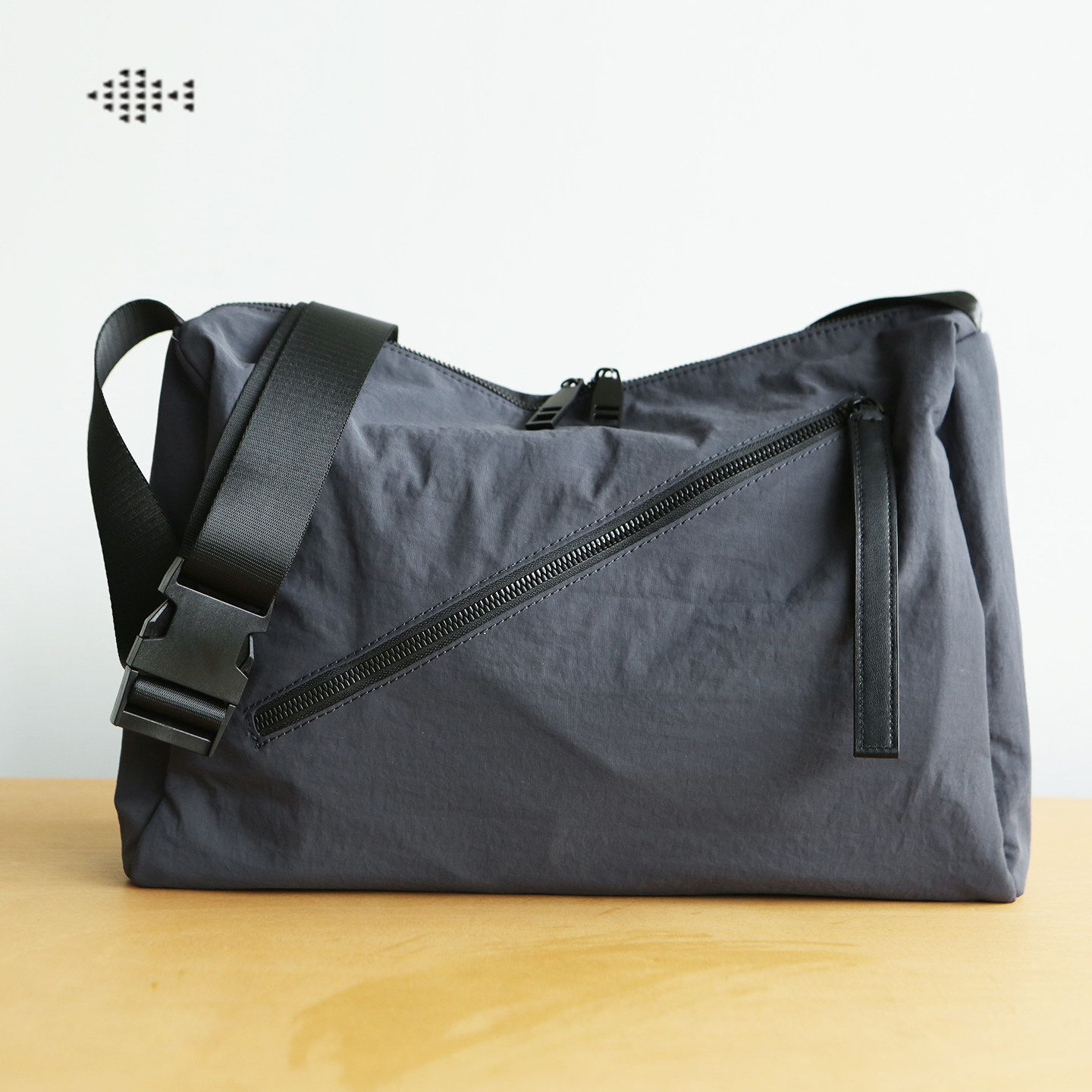 DEEPKEE簡潔戶外男包3924號