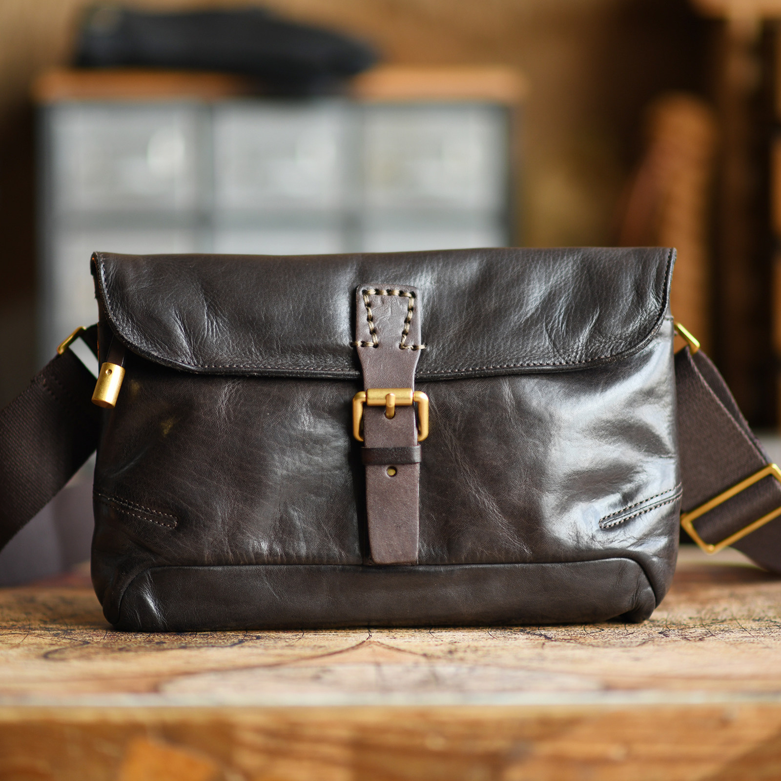 DEEPKEE新款休閒真皮質感斜挎包2819號